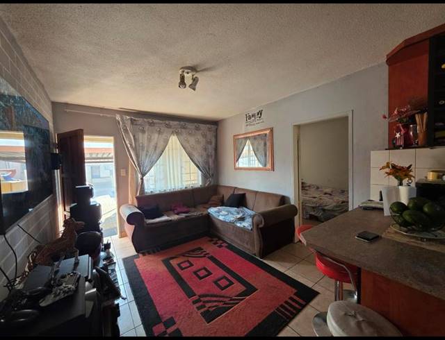 3 BEDROOM APARTMENT FOR SALE IN ELSPARK EXT 4